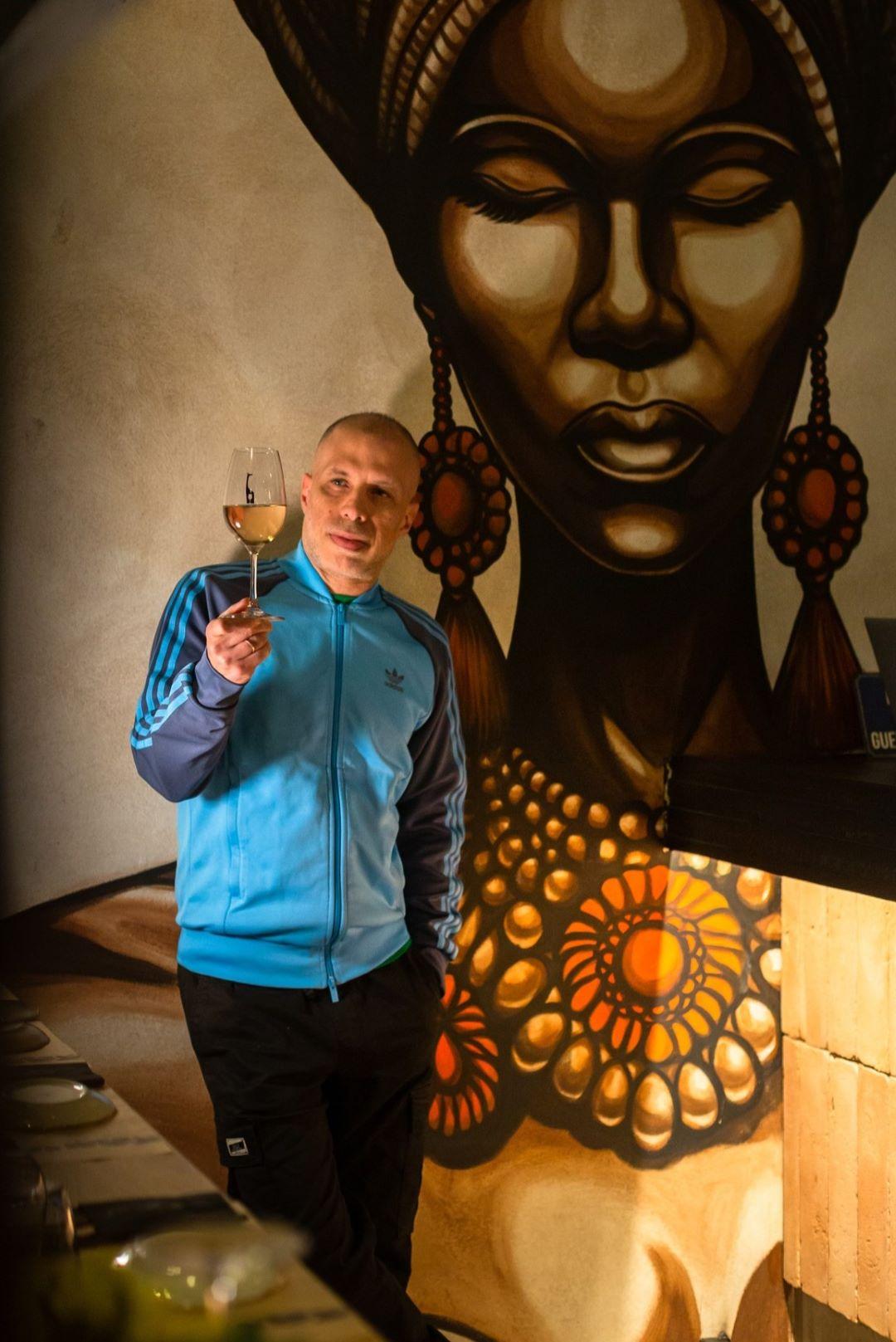 Ο σομελιέ Βασίλης Παπαδόπουλος