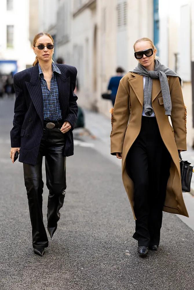 Φορέστε το  γκρι πουλόβερ σαν φουλάρι/Φωτογραφία: Getty 