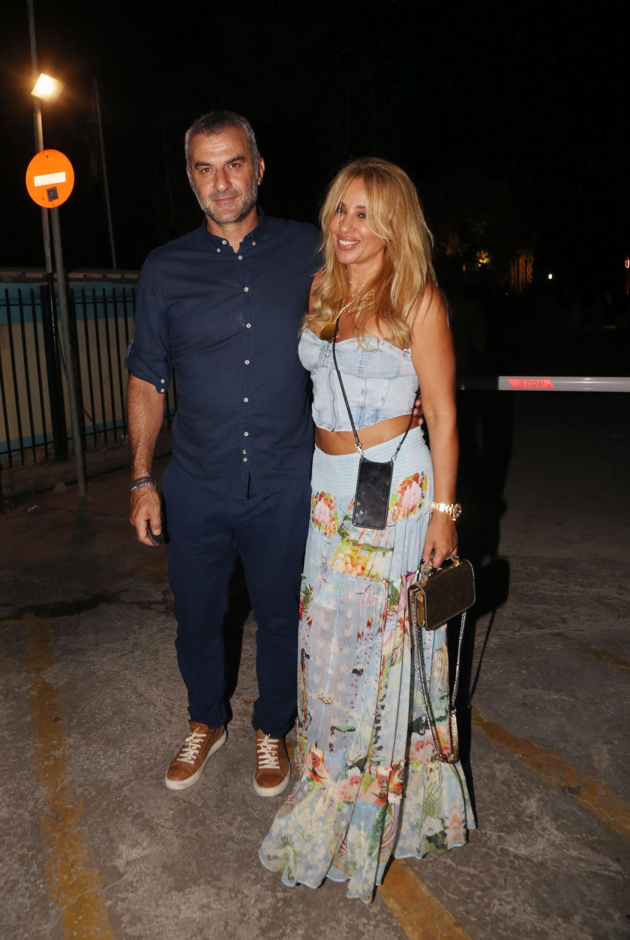 Η κοινή πορεία ζωής της Γωγώς Μαστροκώστα και του Τραϊανού Δέλλα κράτησε χρόνια, μακριά από τα φώτα της δημοσιότητας. 