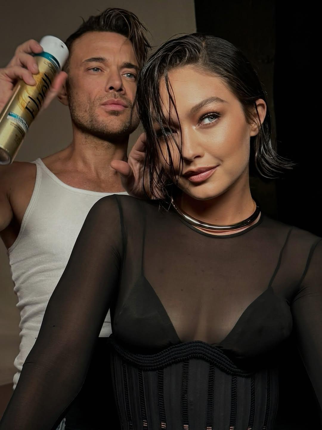 Ο Δημήτρης Γιαννέτος ολοκληρώνει το styling της Τζίτζι Χαντίντ/ Φωτογραφία: Instagram/ @dimitrishair 