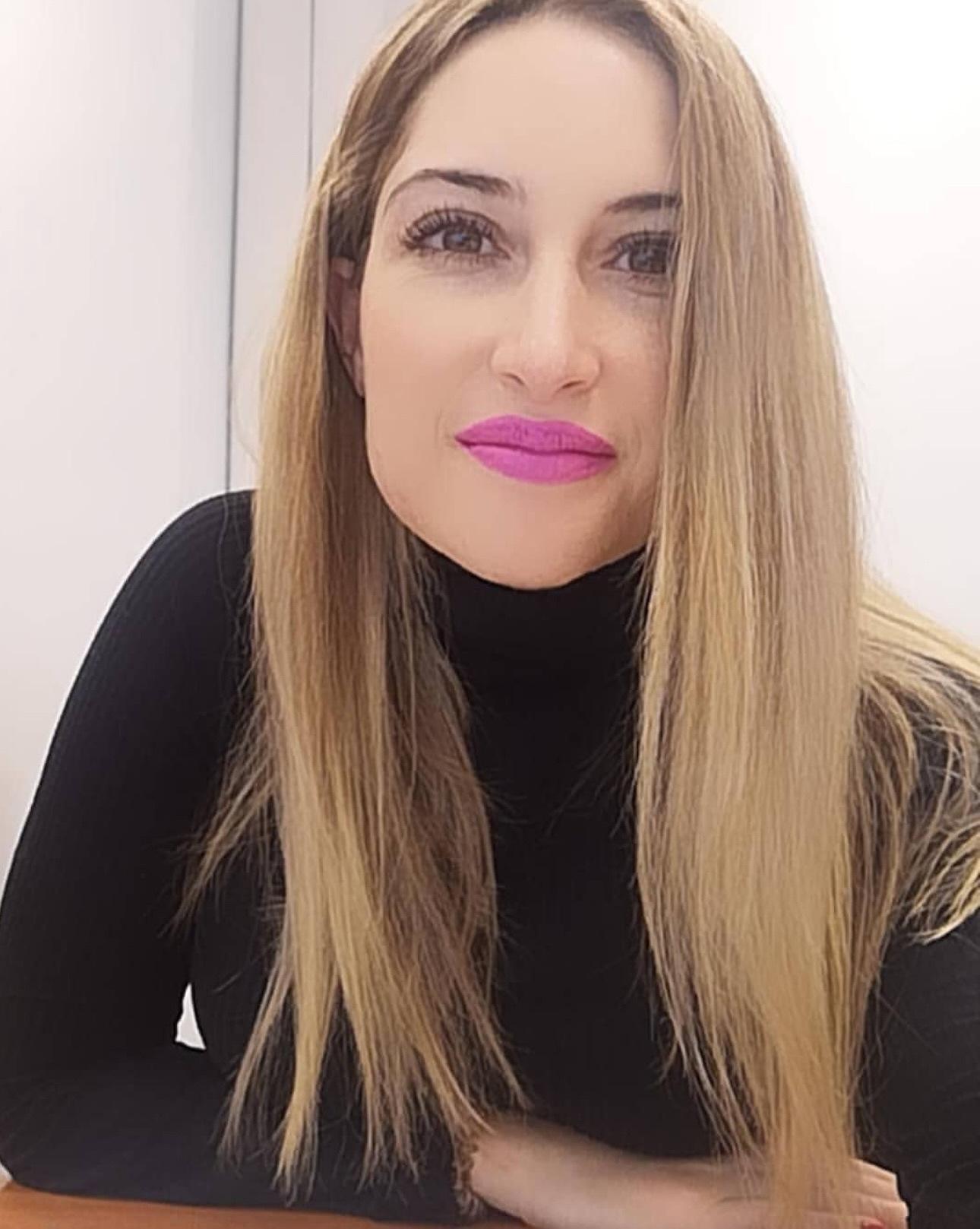 Η Ιωάννα Παλιοσπύρου σε φωτογραφία πριν την επίθεση με βιτριόλι/ Φωτογραφία: Instagram: paliospirou.joanna