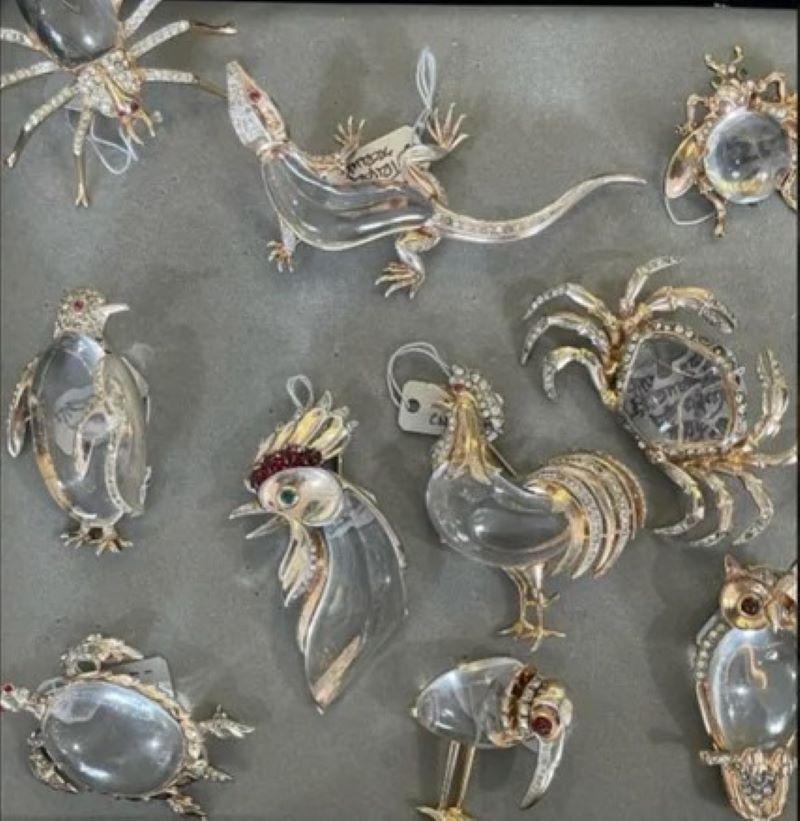 Vintage καρφίτσες jelly belly/ Φωτογραφία: Instagram/ @antiques_by_anna