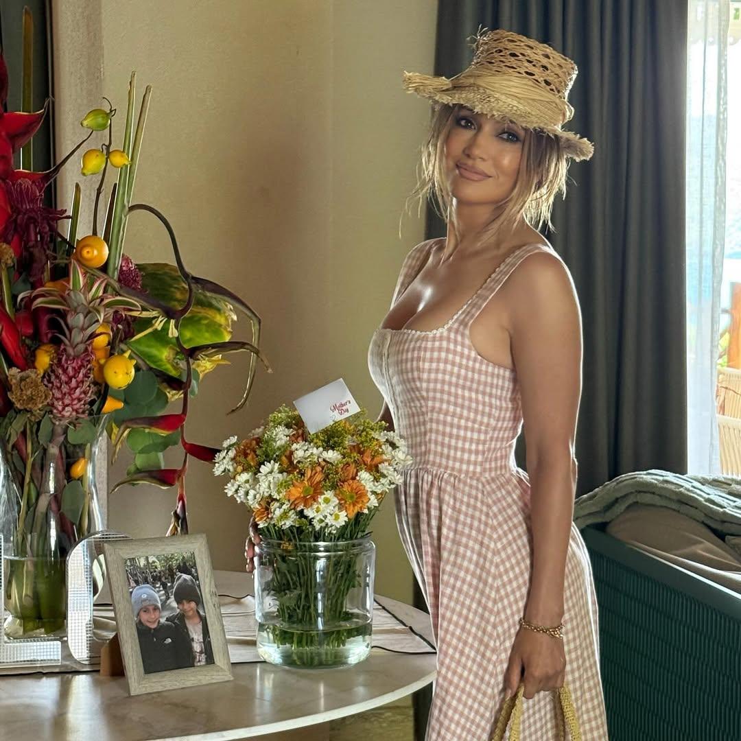  Τζένιφερ Λόπεζ / Instagram @jlobeauty 