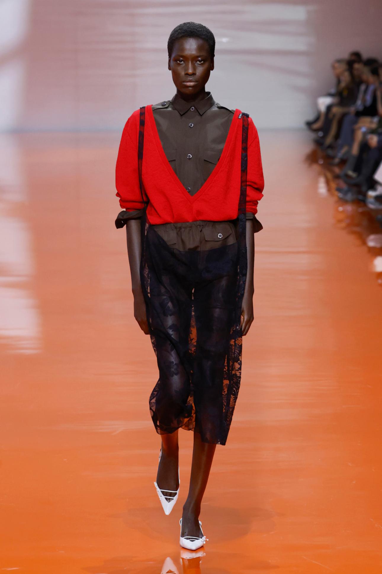 Κόκκινο με καφέ; Ναι, λέει η Prada/Φωτογραφία: Prada