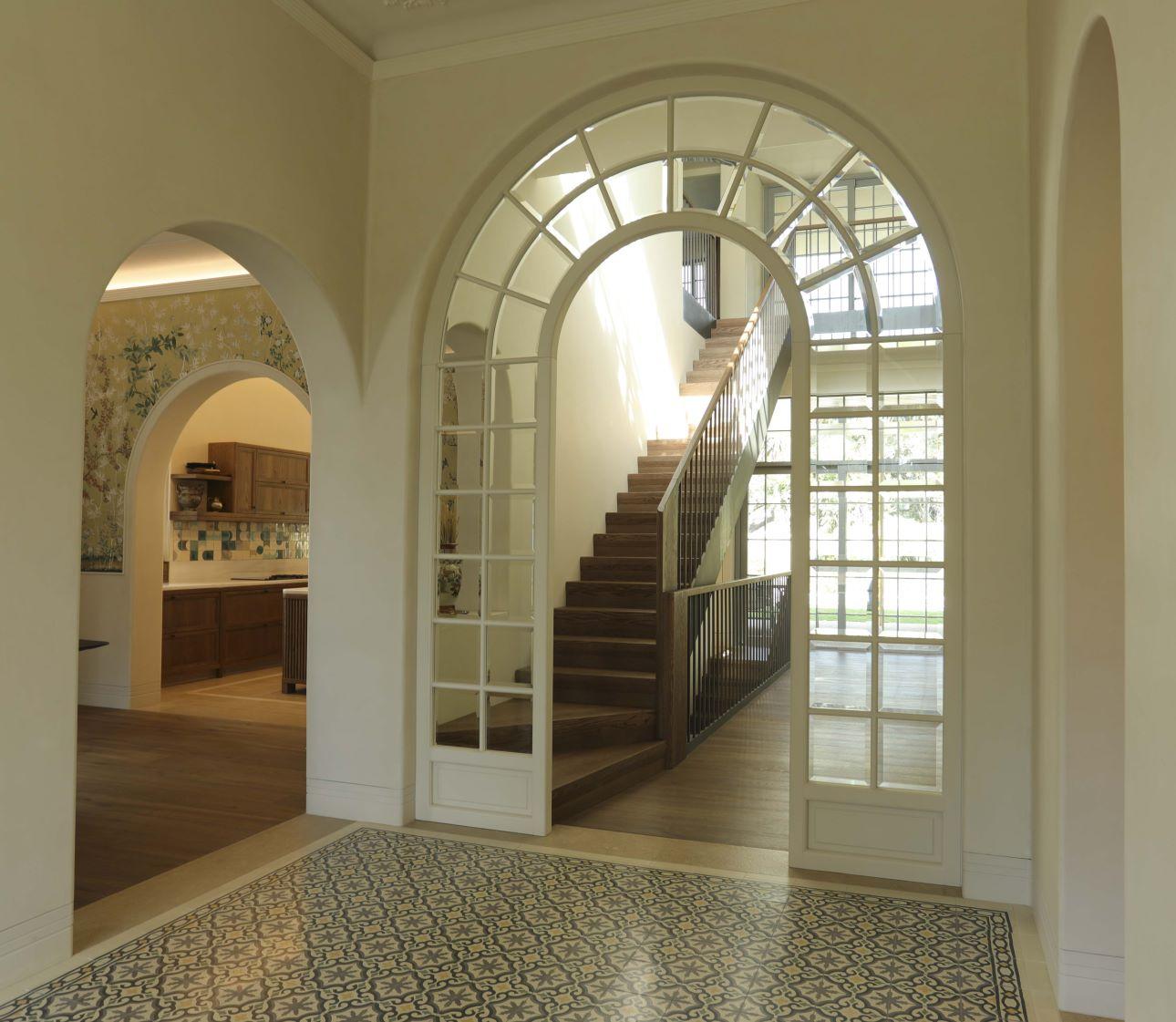 Το κλιμακοστάσιο συνδέει λειτουργικά τα τρία επίπεδα/ Φωτογραφία: Σ. Διαμαντοπούλου  