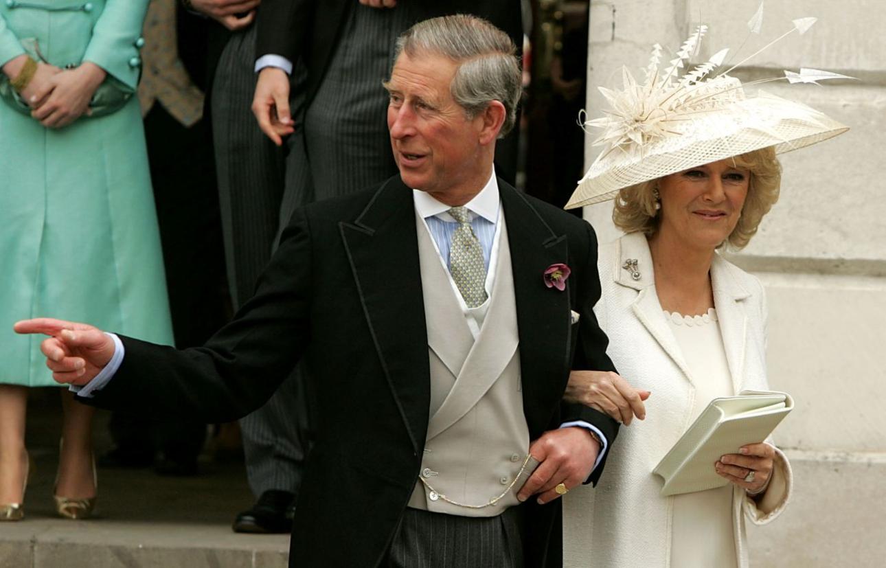  Κάρολος και Καμίλα στο γάμο τους /  AP Photo / John D McHugh  