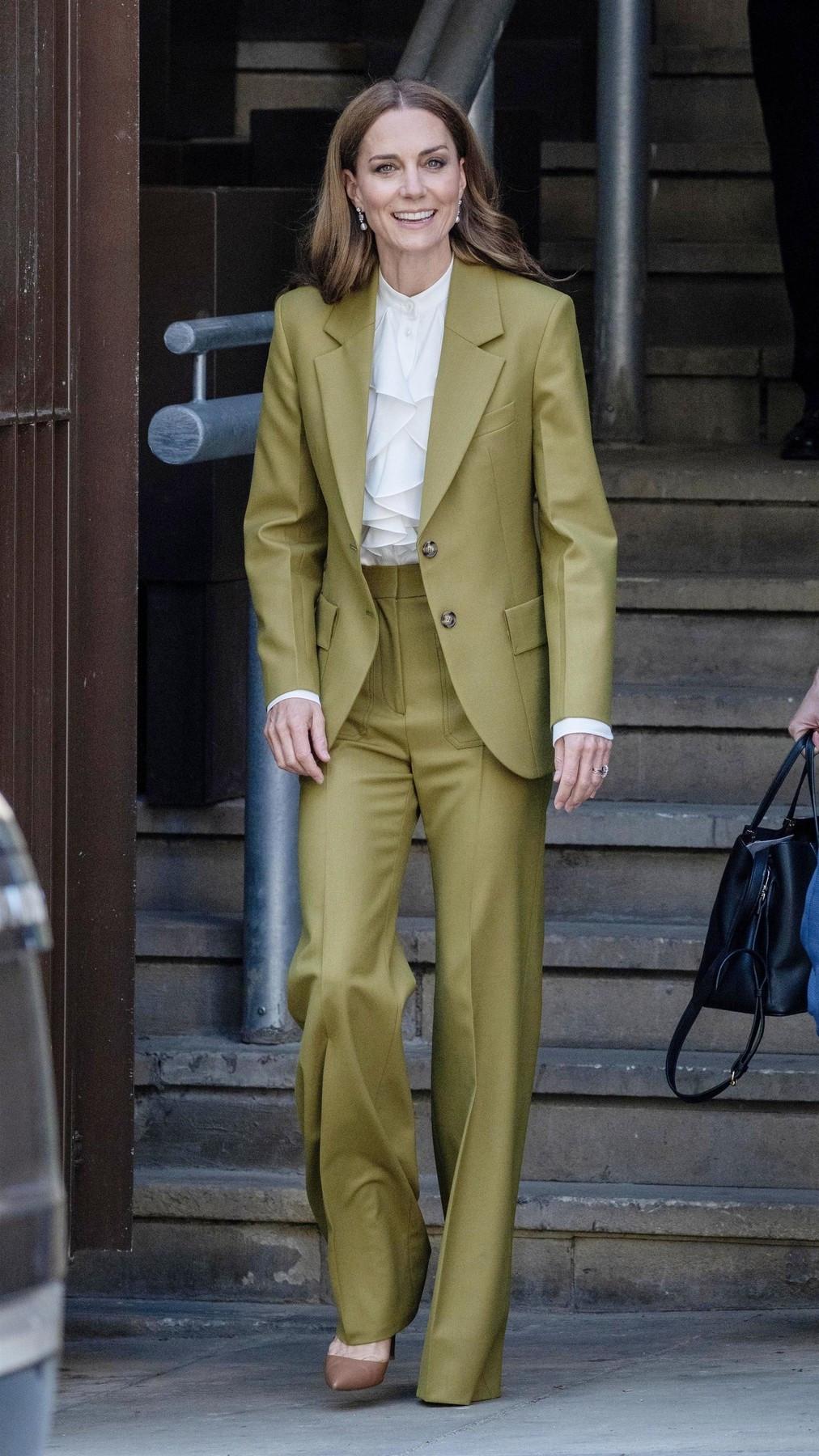 Η Κέιτ Μίντλετον με κοστούμι Victoria Beckham/ Φωτογραφία: Backgrid UK / Profimedia