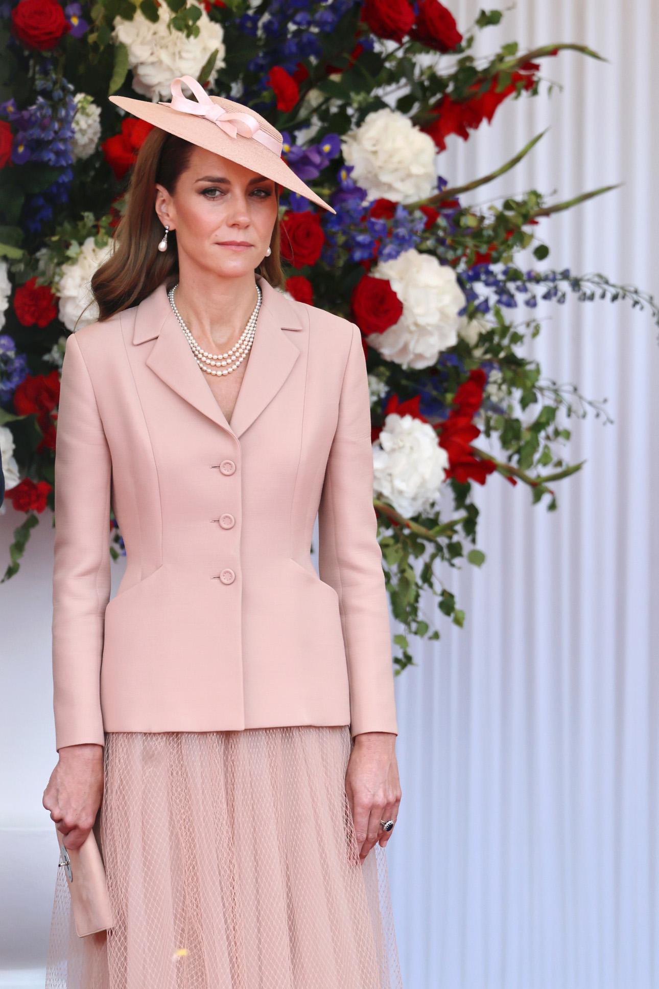 Η εμφάνιση της Κέιτ Μίντλετον κατά την επίσκεψη του ζεύγους Μακρόν/ Φωτογραφία: Getty Image 