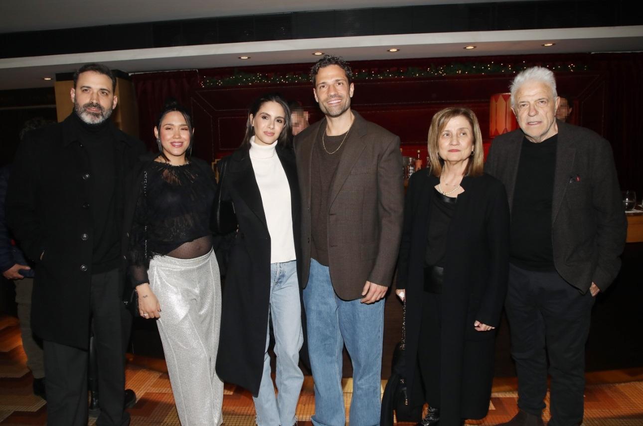 Παύλος Αργυρός-Άννα Μαρία Αναξαγόρου-Αλεξάνδρα Νίκα-Κωνσταντίνος Αργυρός με τους γονείς του, Φωτεινή &amp; Βασίλη/ NDP Photo Agency