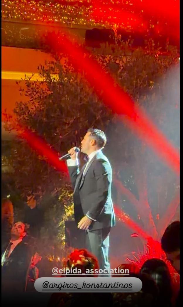 Ο Κωνσταντίνος Αργυρός στη σκηνή/ Φωτογραφία: Instagram/ @nickgeorgiadis