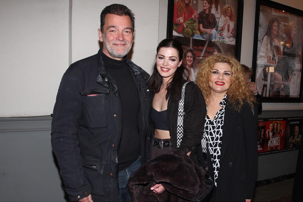 Ο Κωνσταντίνος Καζάκος με την Τζένη Καζάκου και την Τάνια Τρύπη/ NDP Photo Agency