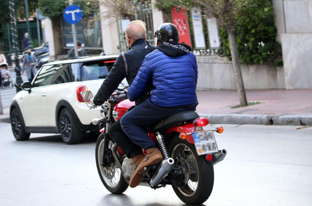 Ο Πέτρος Κωστόπουλος με τον γιό του Μάξιμο /Φωτογραφία: NDP photo agency