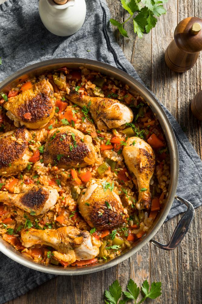 Κοτόπουλο με ρύζι στο φούρνο / Φωτογραφία: Shutterstock