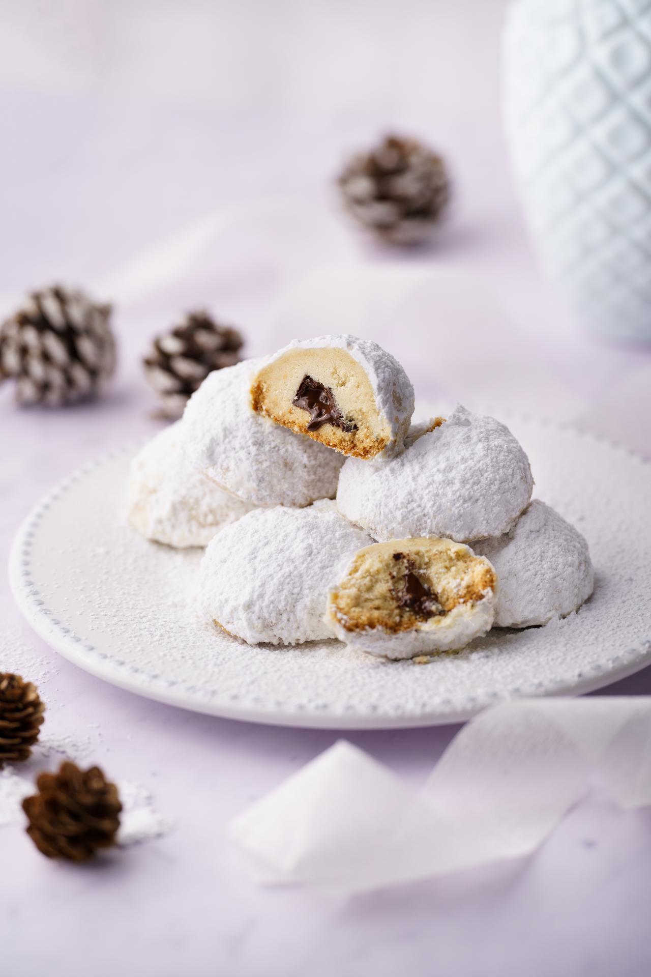 Kουραμπιέδες με σοκολατένια καρδιά / Φωτογραφία: Madame Gâteaux