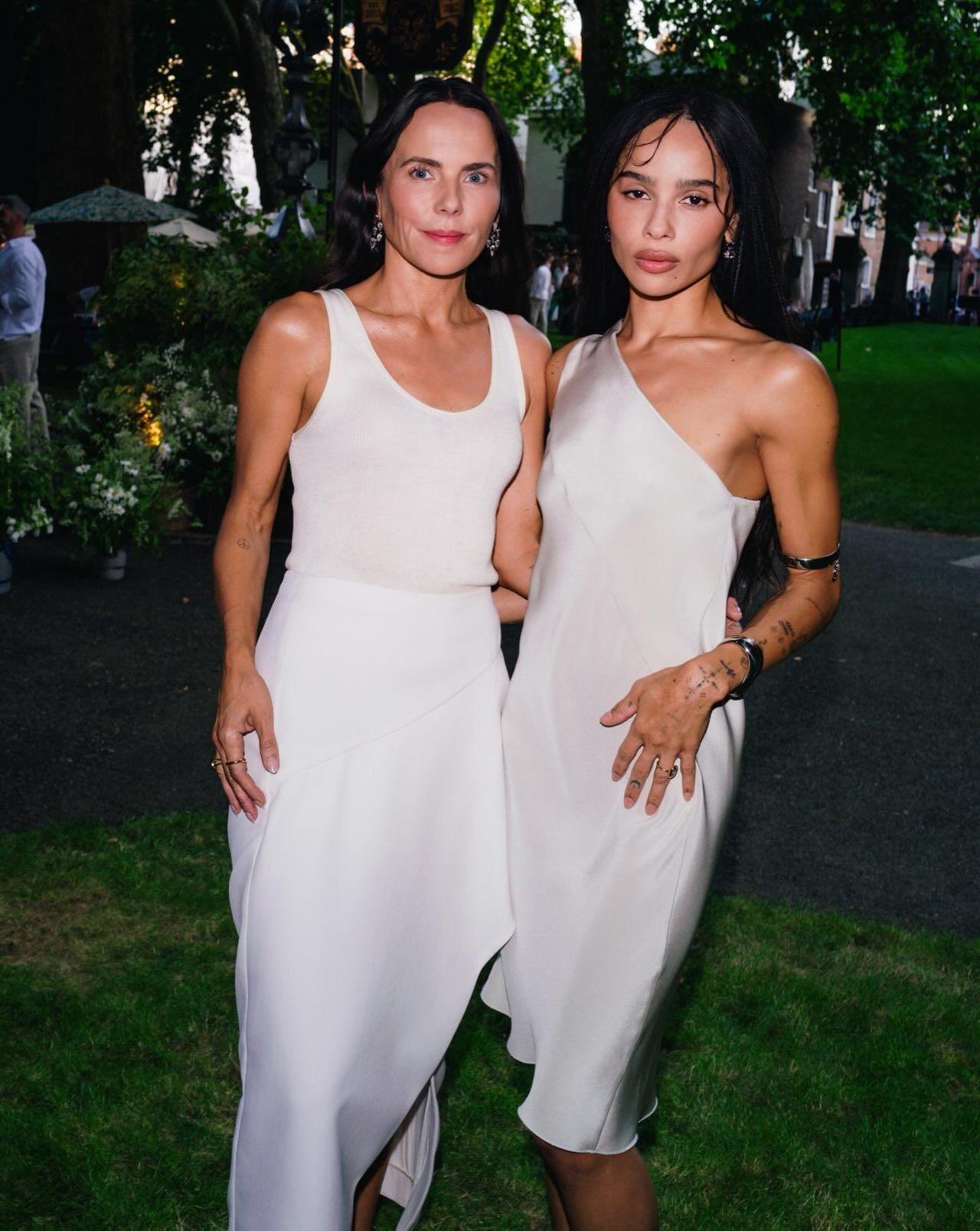 Η Zoe Kravitz με την Τζέσικα ΜακΚόρμακ/ Φωτογραφία: Instagram/ @zoeisabellakravitz