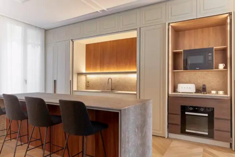 Ο φωτισμός που θα προστεθεί στις κρυφές κουζίνες είναι σημαντικός/ Φωτογραφία: Mas by Arquesta