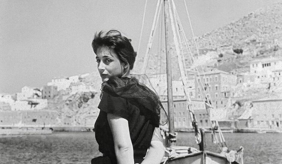 Η 'Ελλη Λαμπέτη στην Ύδρα για την ταινία "Το κορίτσι με τα μαύρα", 1956- Φωτογραφία: Φίνος Φιλμ