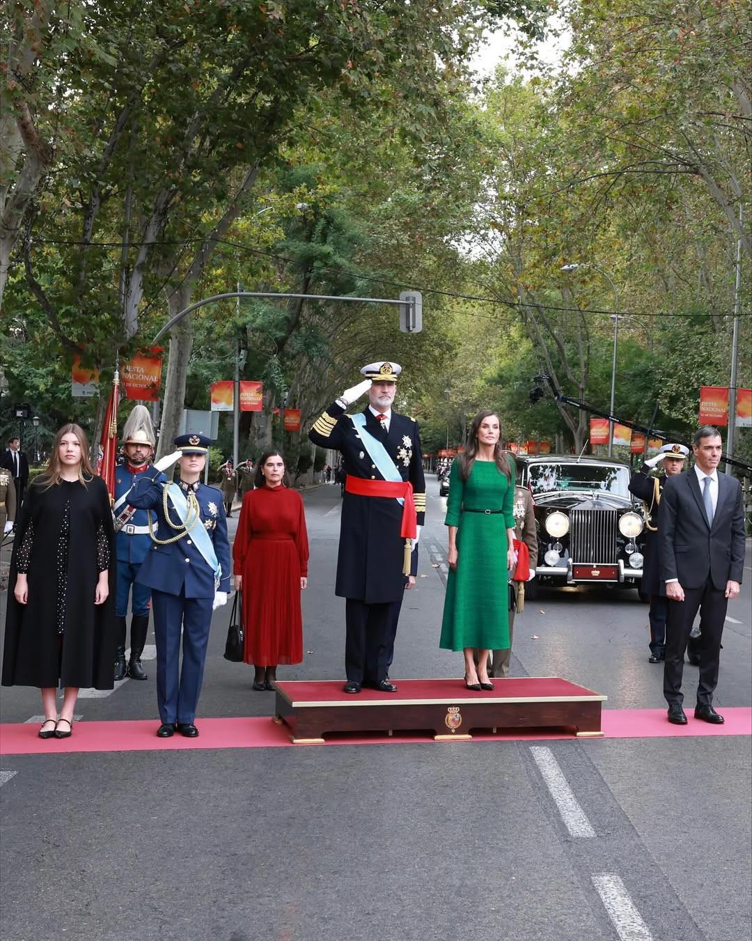 Η βασίλισσα Λετίθια με πράσινο λουκ/Φωτογραφία: Instagram/casareal