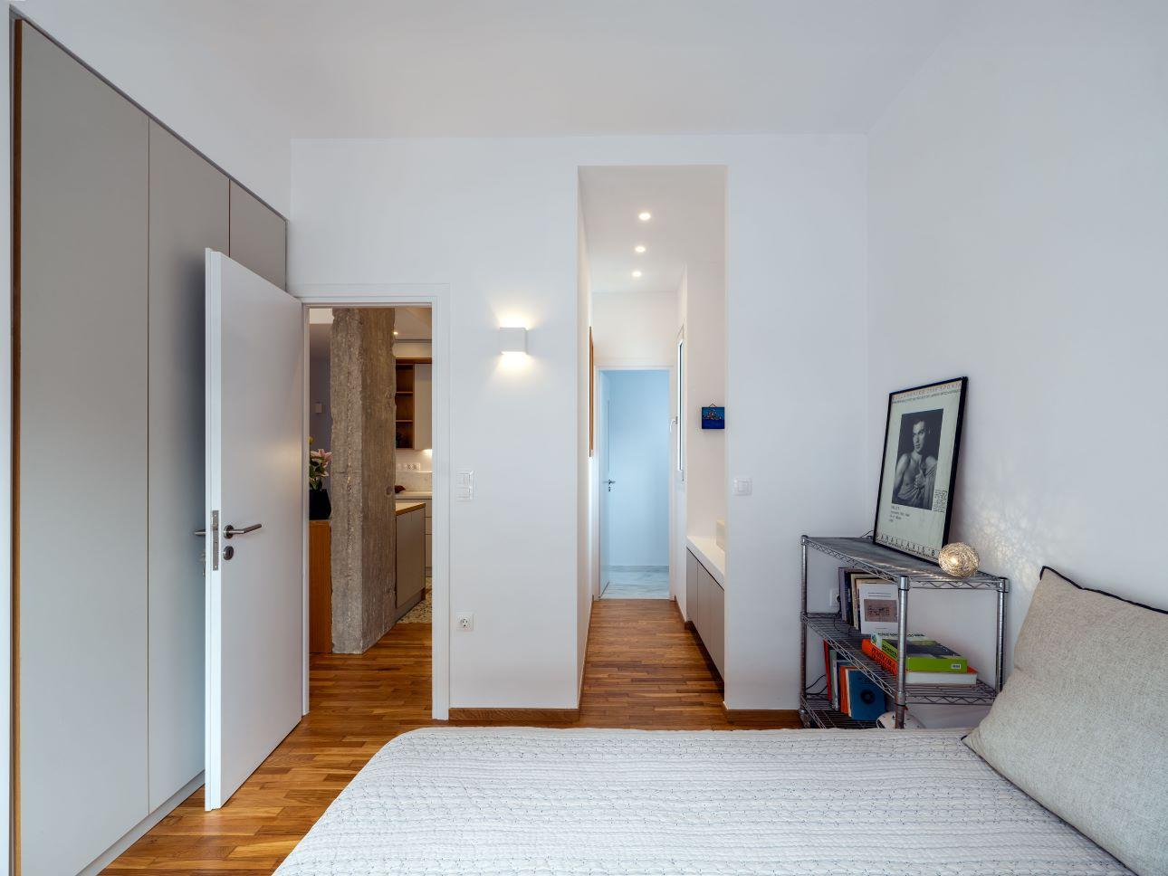 Μία από τις κρεβατοκάμαρες του σπιτιού/ Φωτογραφία: Γιώργης Γερόλυμπος 