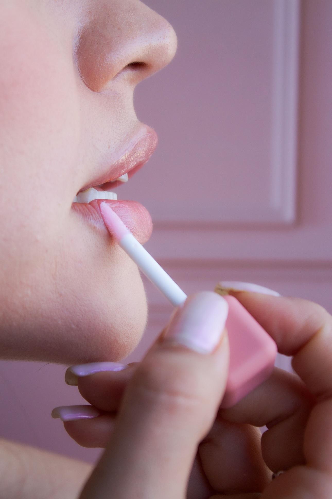 Lip gloss/Φωτογραφία NDP 