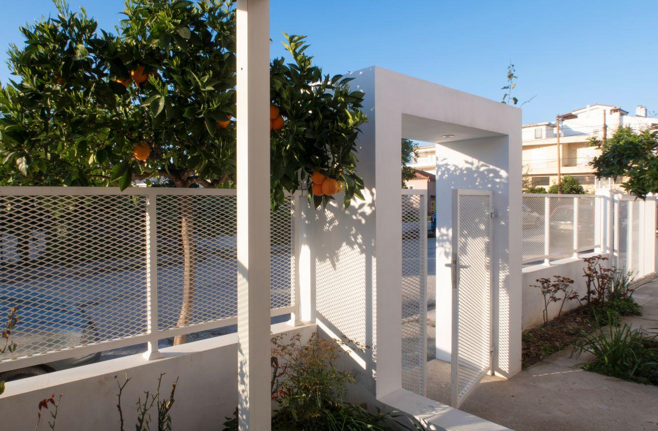 Η είσοδος του σπιτιού/ Φωτογραφία: Δάφνη Ασλανίδη 