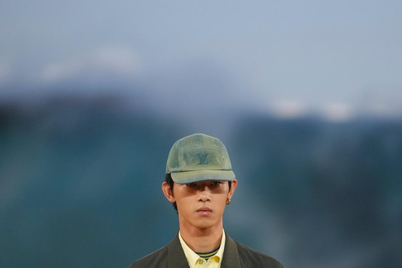 Louis Vuitton menswear S/S '27/ AP Images