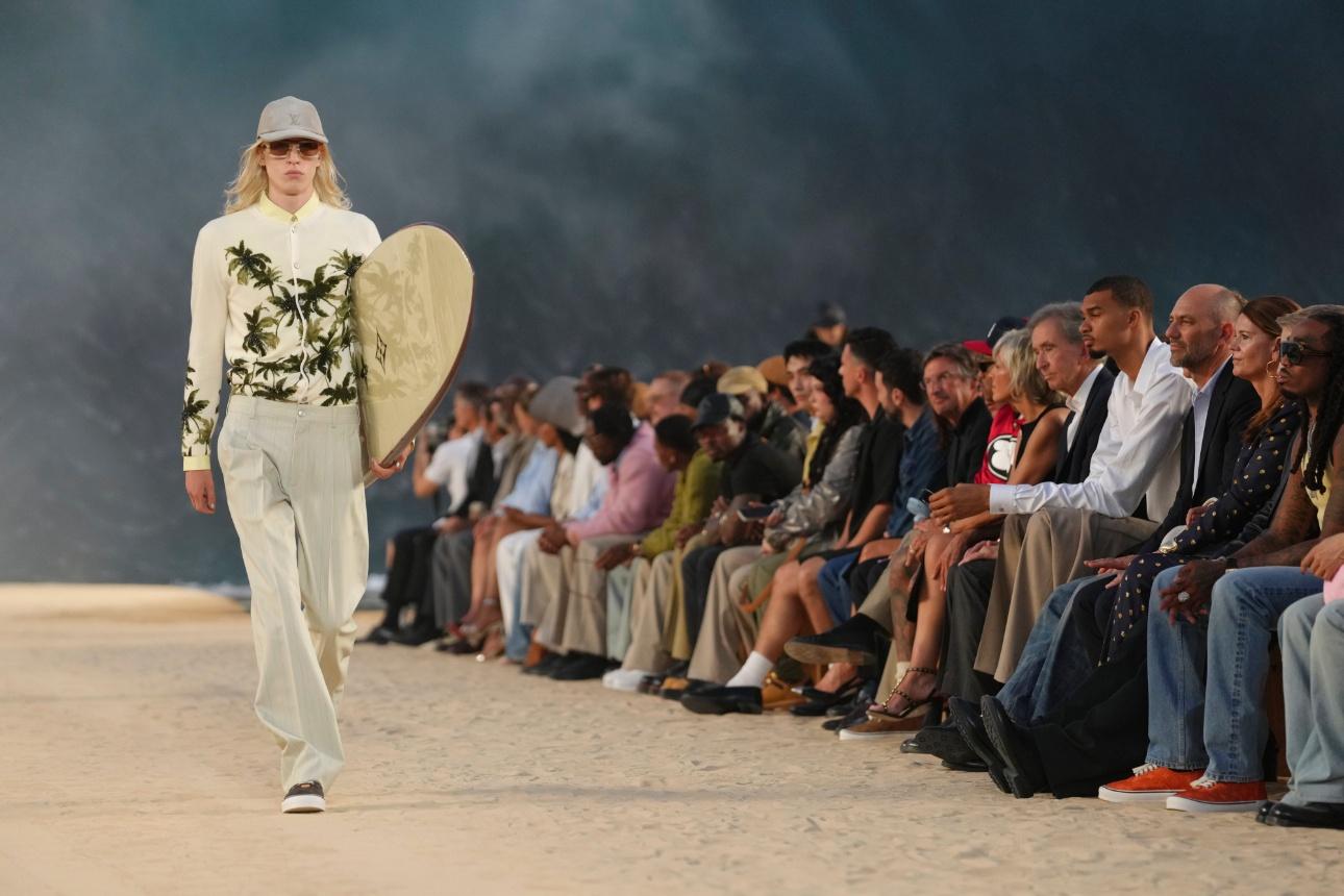 Louis Vuitton menswear S/S '27/ AP Images