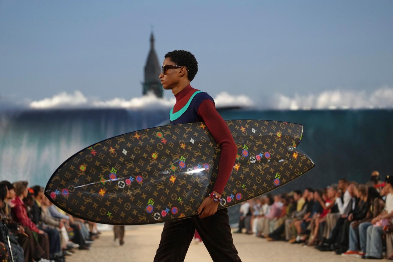 Louis Vuitton menswear S/S '27/ AP Images