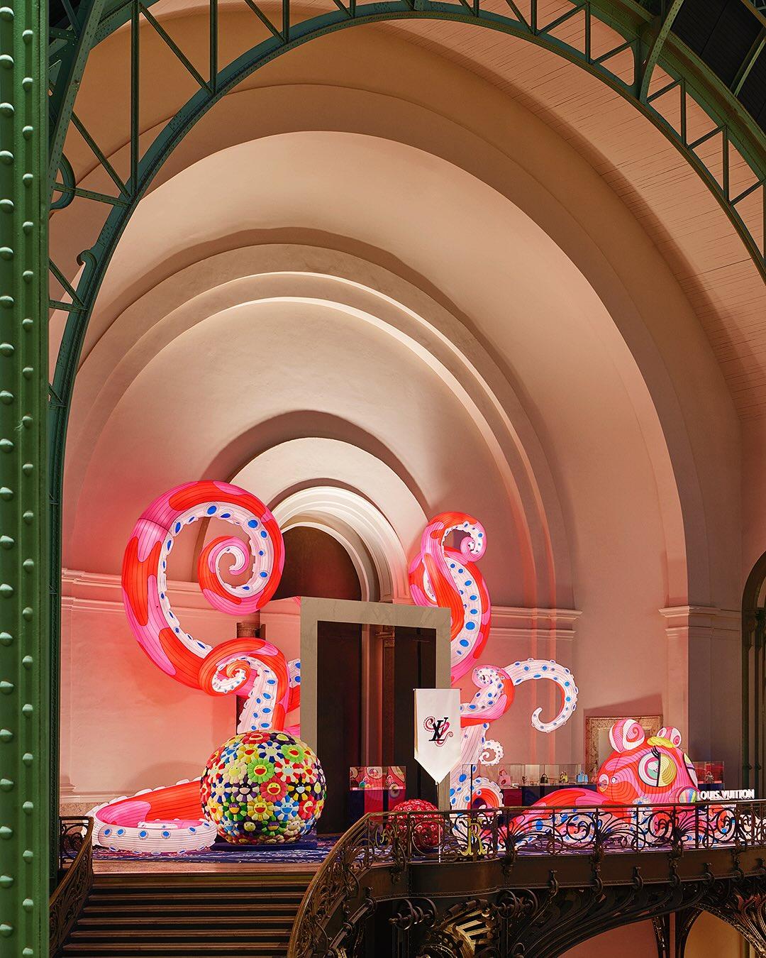 Το τεράστιο χταπόδι στην παρουσίαση της συλλογής/ Φωτογραφία: Louis Vuitton