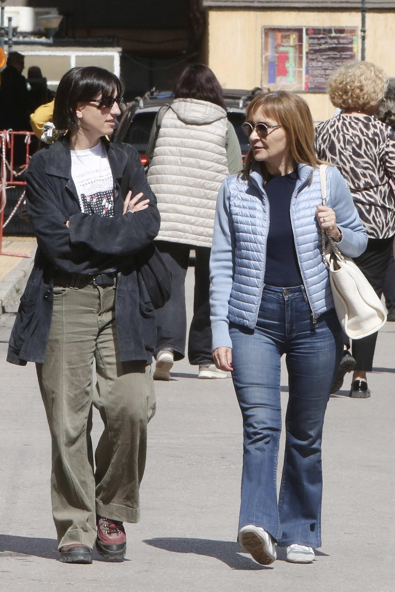 Η Μάρα Ζαχαρέα με την κόρη της, Άννα/ NDP Photo Agency