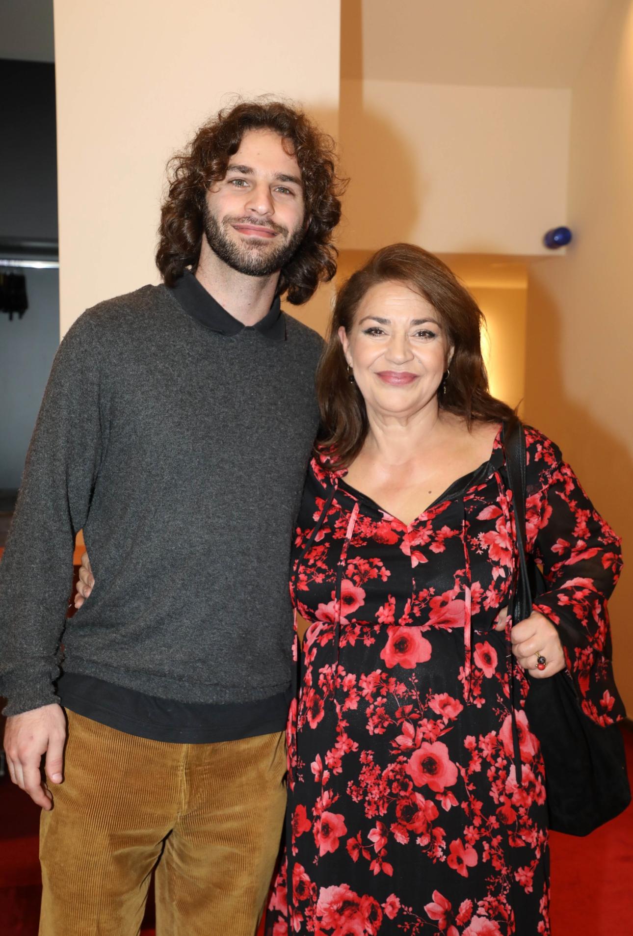  Μαρία Φιλίππου με τον γιο της, Φίλιππο 