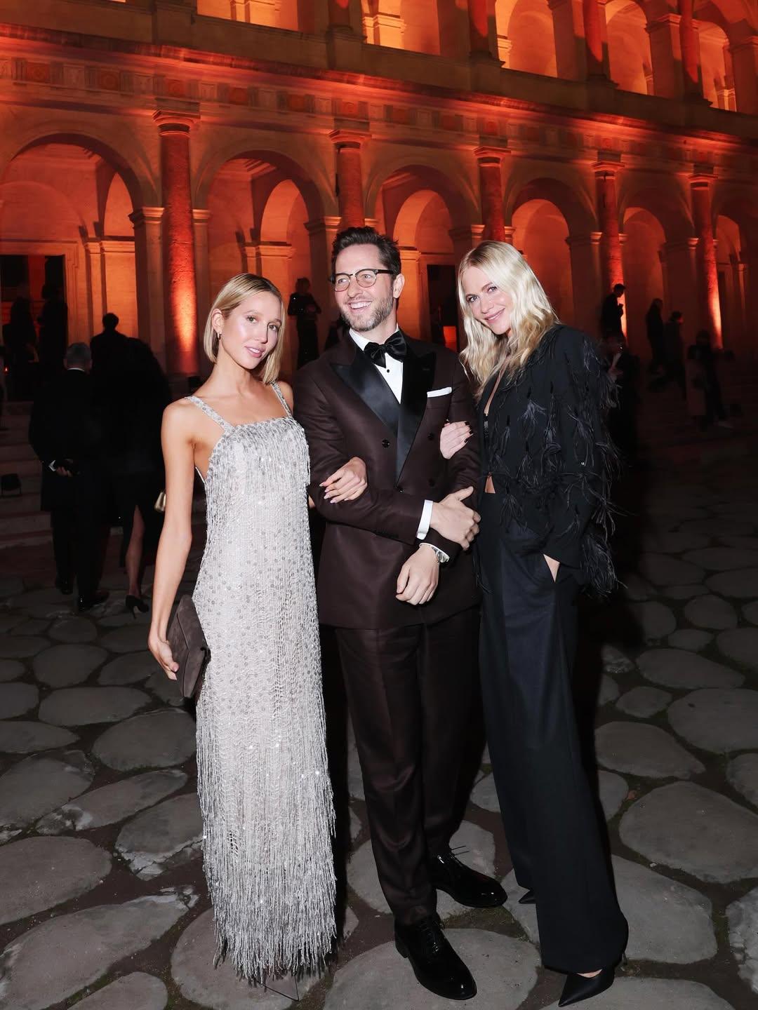 Μαρία Ολυμπία, Derek C. Blasberg, Πόπι Ντελεβίν/ Φωτογραφία: Instagram/ @poppydelevingne