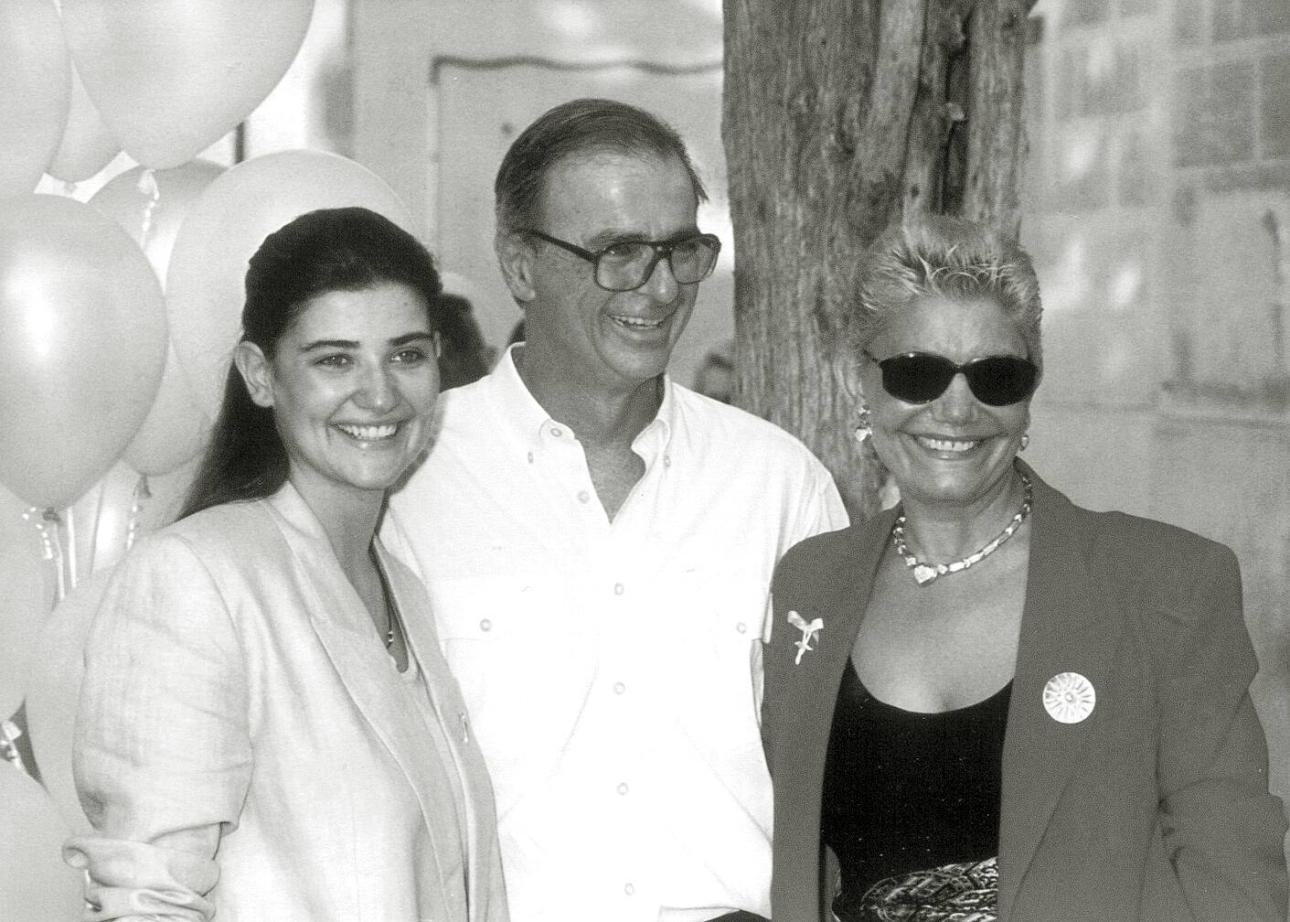 H Μαρινέλλα με τον Φρέντυ Σερπιέρη και την κόρη τους.