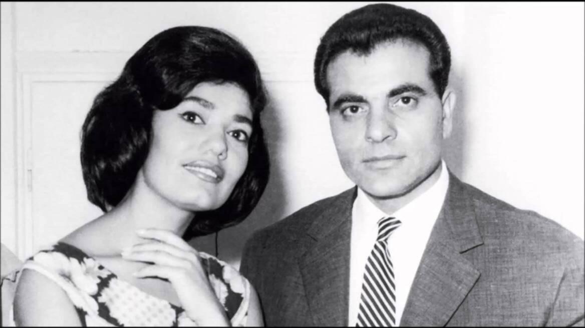 Η τραγουδίστρια σε τηλεοπτική της συνέντευξη είχε αναφέρει πως με τον Στέλιο Καζαντζίδη ερωτεύτηκαν με το που κοίταξε ο ένας τον άλλον. 