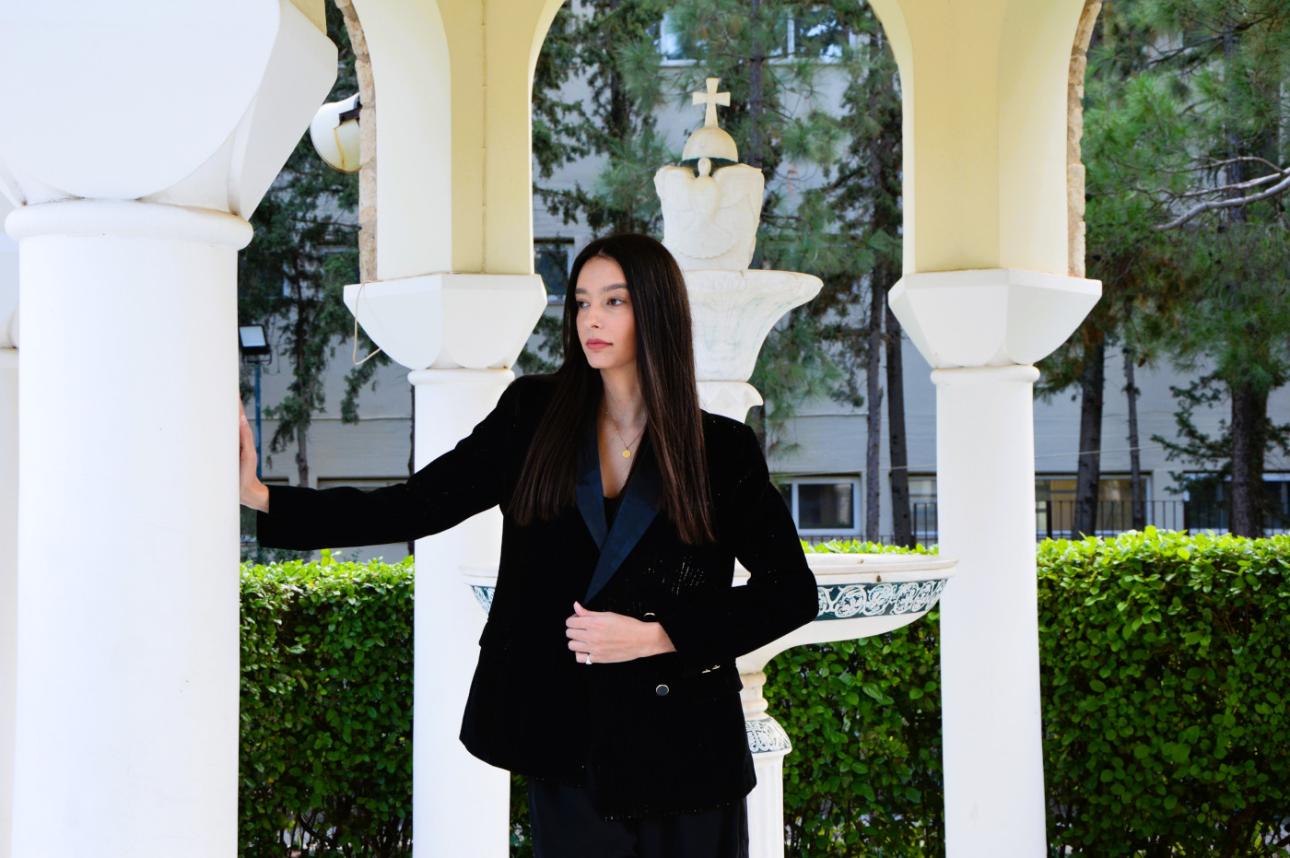   Η σχεδιάστρια Μάρω Φρουζάκη  πίσω από τη συλλογή Pulse.  