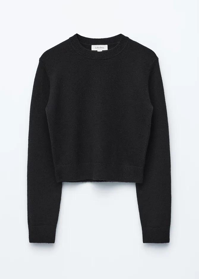 Μαύρο πουλόβερ από το  &amp;Other Stories/Φωτογραφία: &amp;Other Stories  
