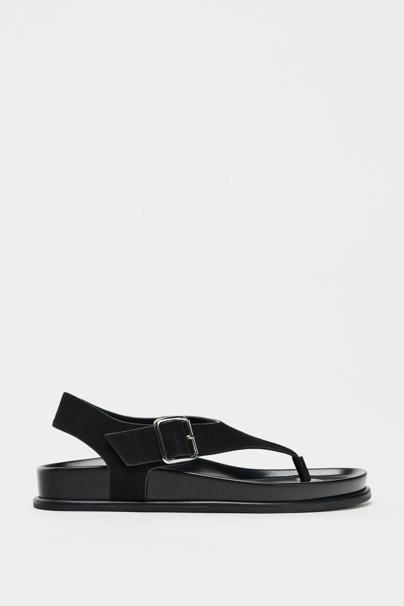 Μαύρο σανδάλι από τα Zara