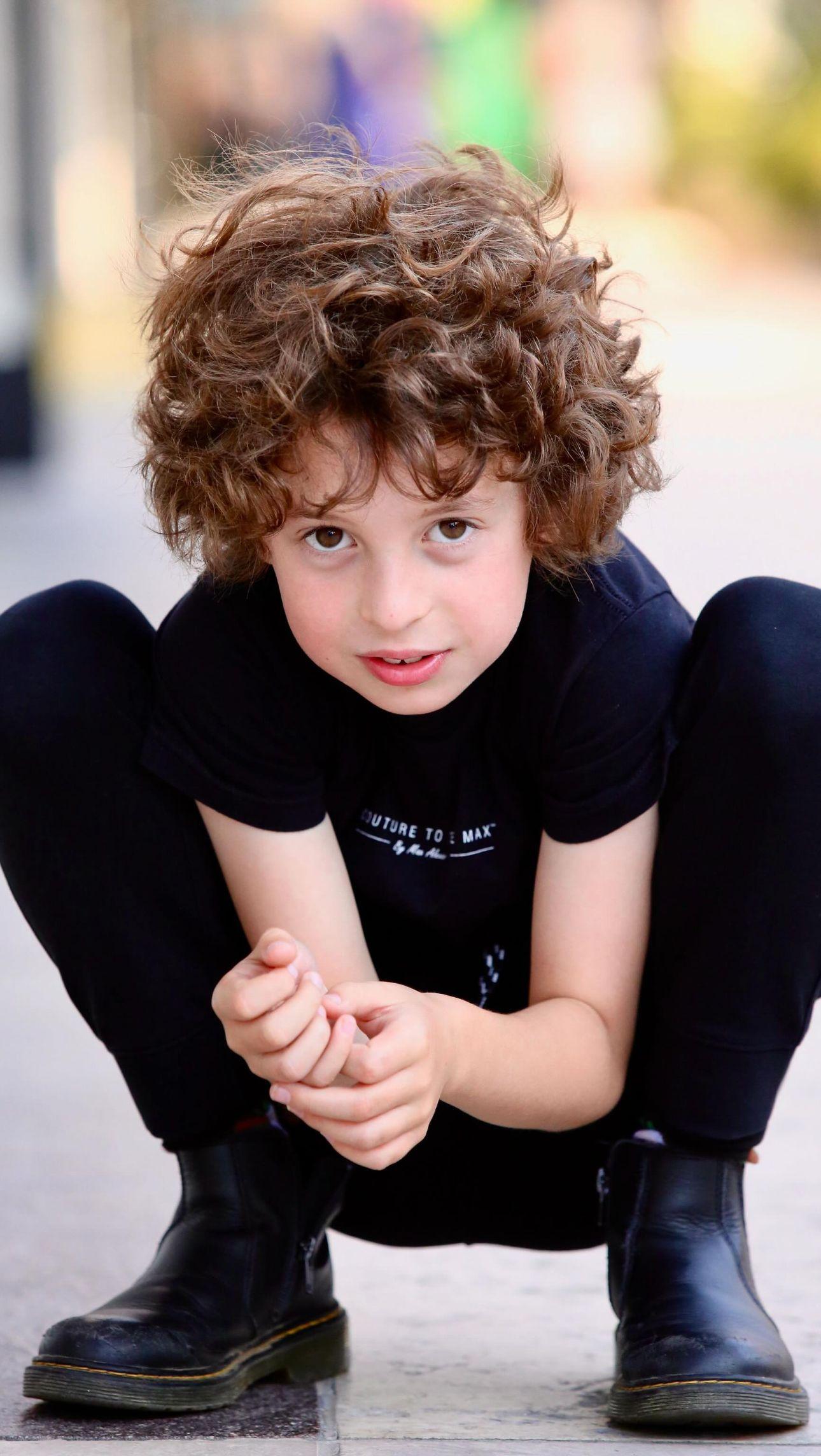  O Max Alexander/ Instagram @couture.to.the.max  