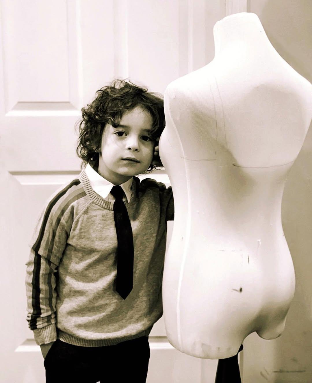  O Max Alexander/ Instagram @couture.to.the.max  