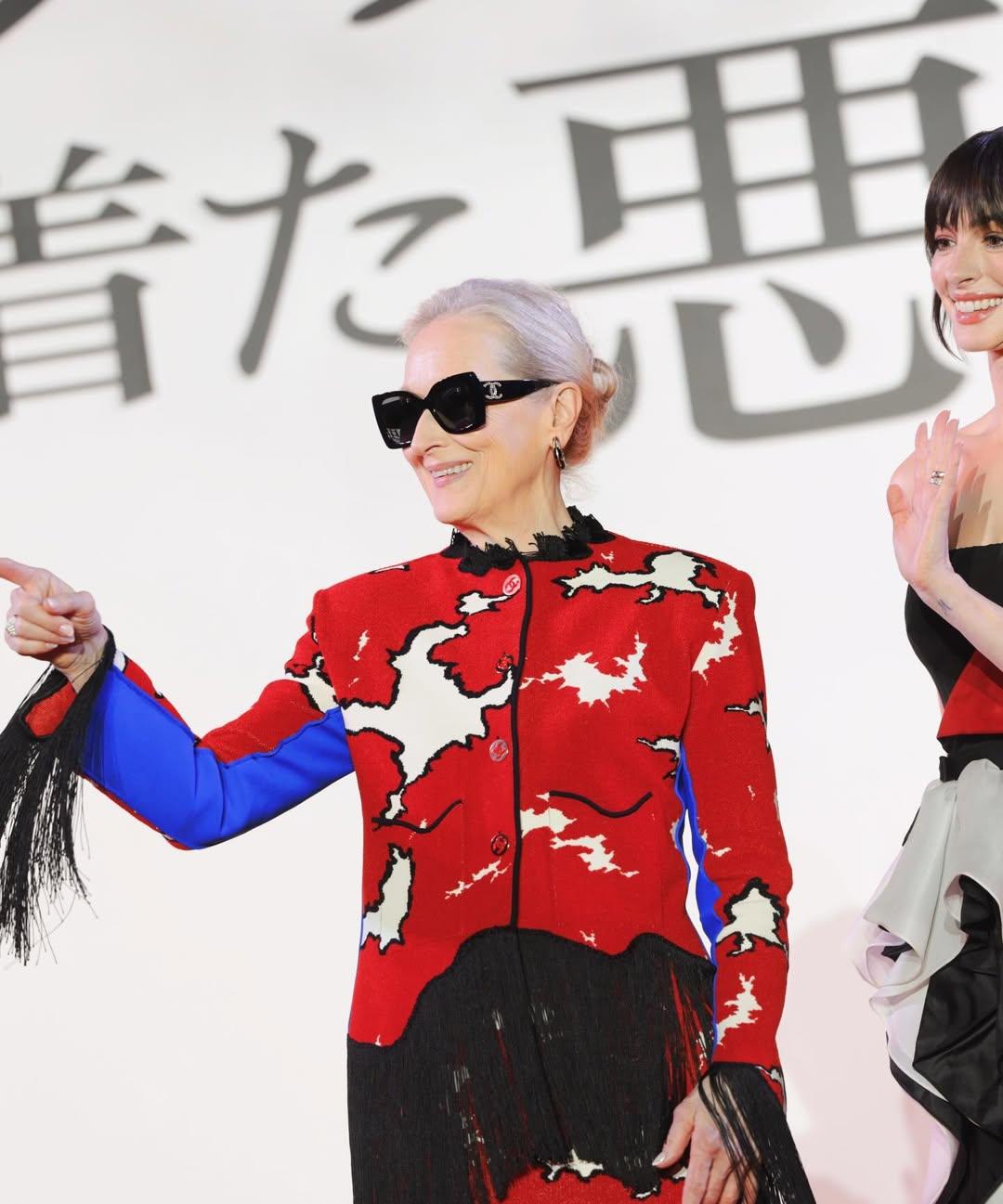 Το σύνολο της Μέριλ Στριπ αντλεί έμπνευση από την pop art αισθητική/ Φωτογραφία: Instagram/ @micaela