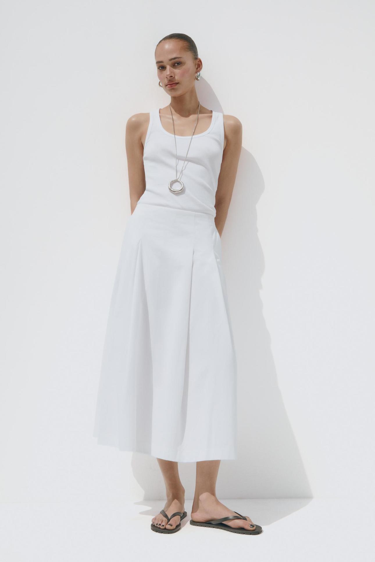 Μίντι φούστα από το Zara