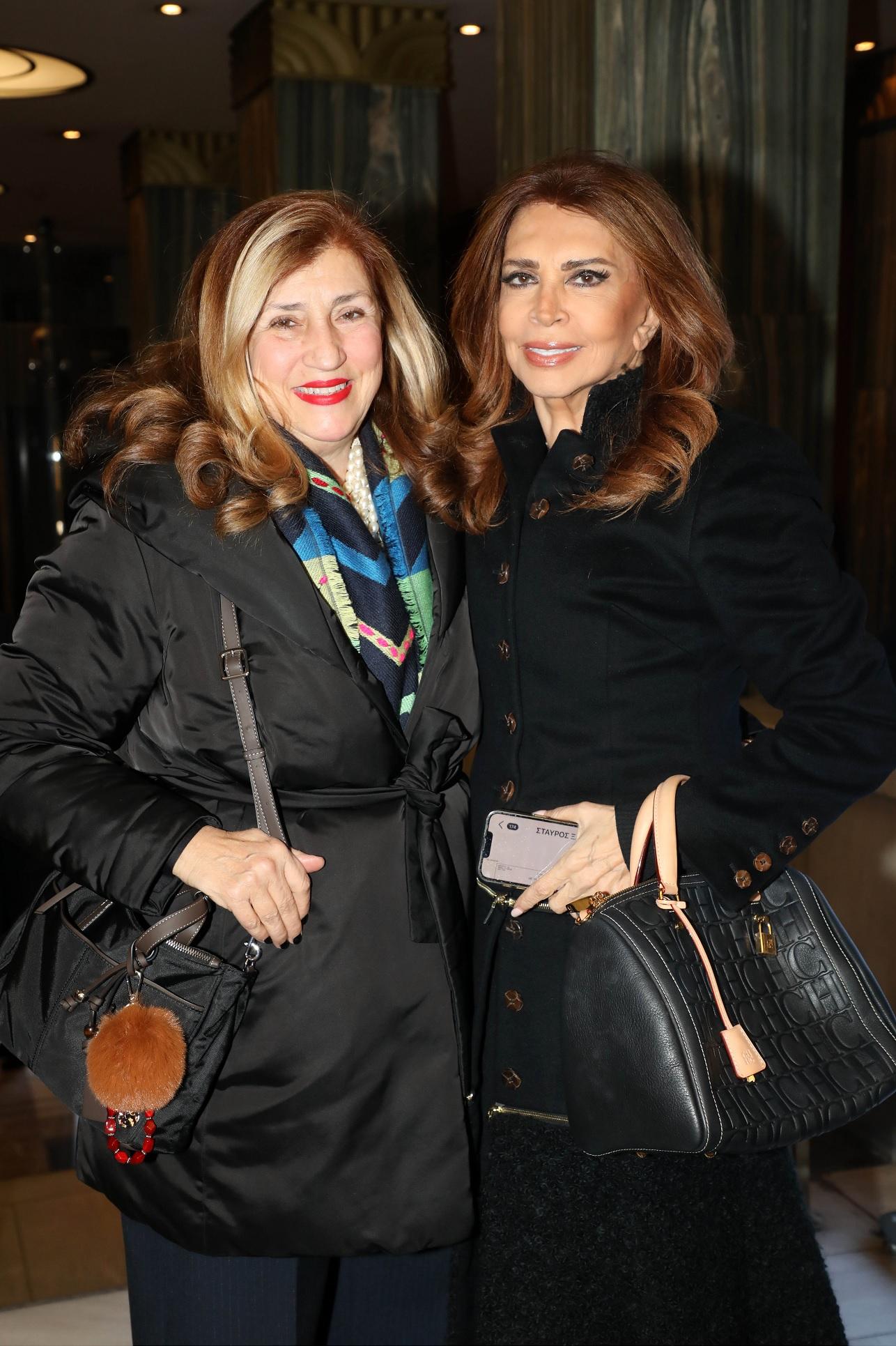 Μιμή Ντενίση με την αδερφή της, Σοφία/Φωτογραφία NDP 