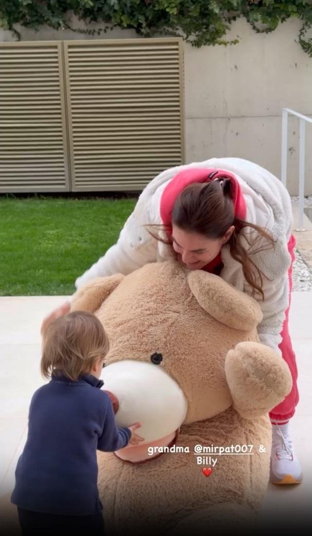 Η Μιράντα Πατέρα με τον εγγονό της/ @alexandra.nika