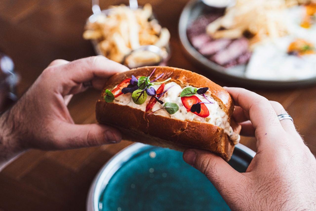 Τα lobster rolls είναι μεγάλη γαστρονομική τάση