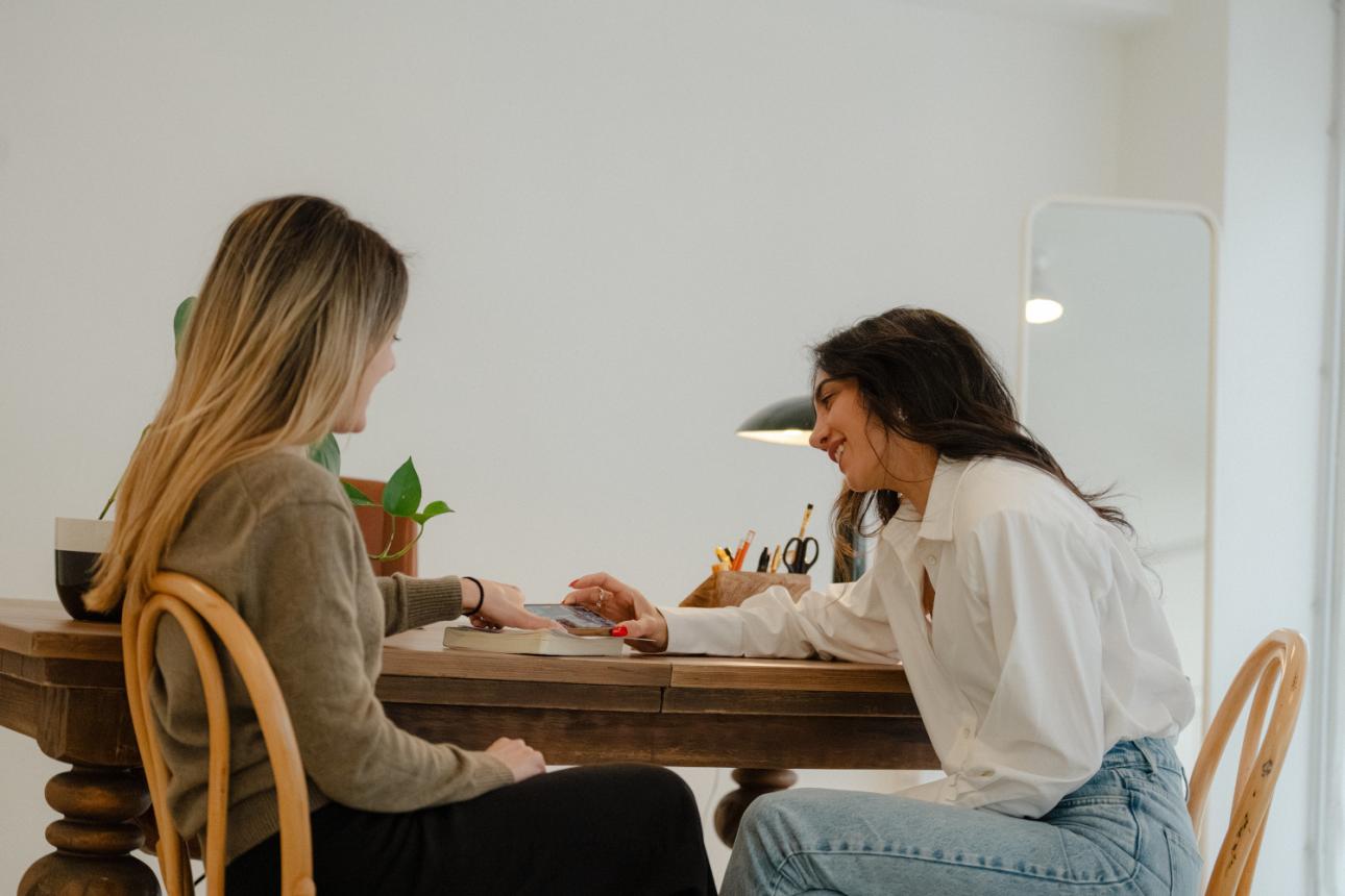  Τη συναντήσαμε εκεί όπου παίρνουν μορφή οι ιδέες της /Παναγιώτης Μάλλιαρης για το Bovary.gr   