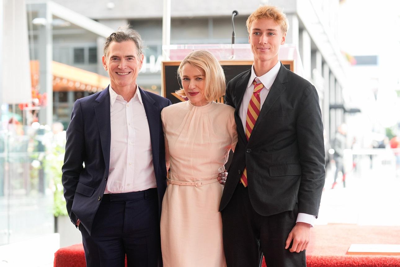 H Ναόμι Γουότς με τον σύζυγό της, Μπίλι Κράνταπ, και τον γιο της, Αλεξάντερ Σάσα Σράιμπερ/Φωτογραφία AP