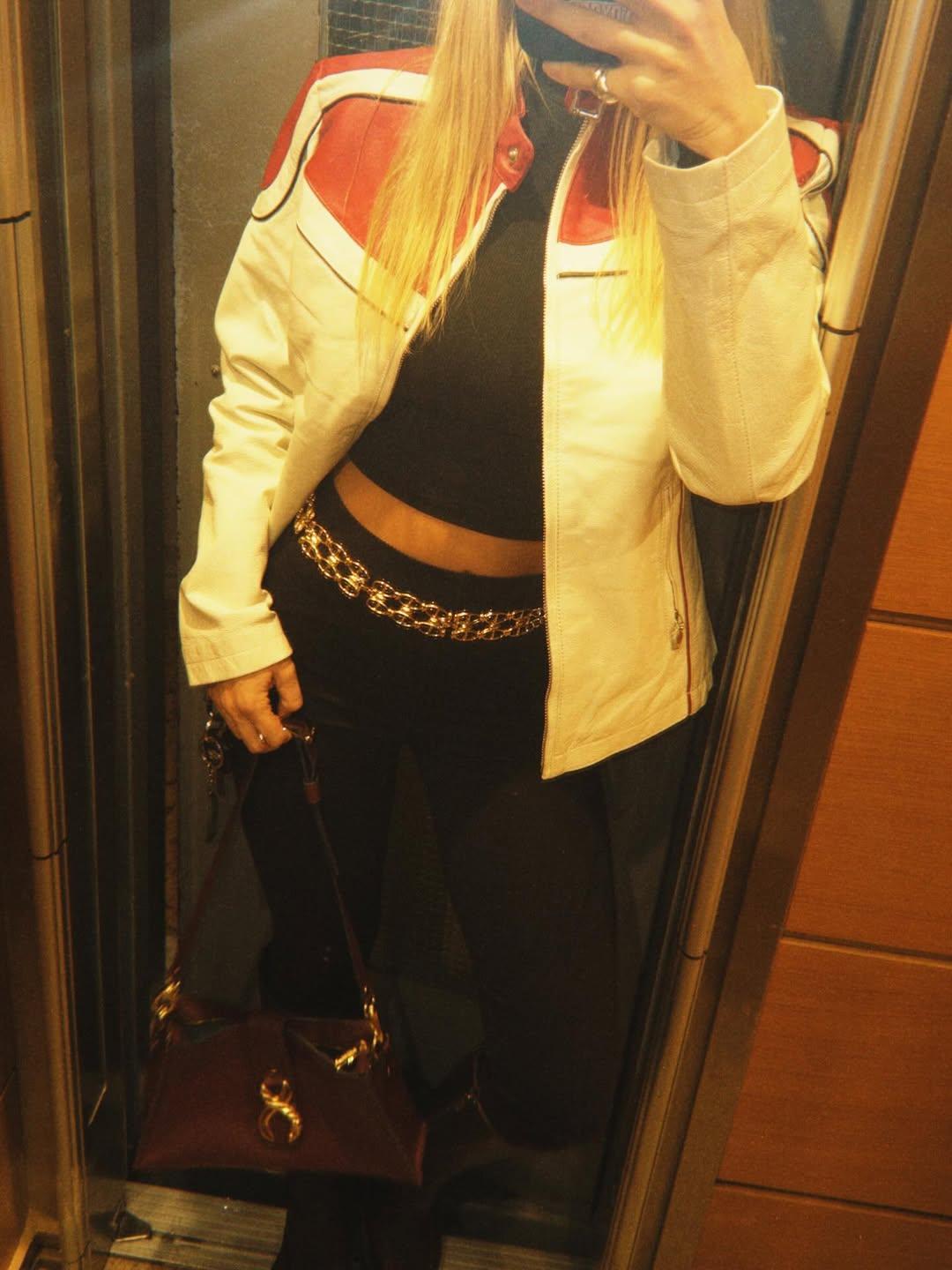 Νατάσα Εξηνταβελώνη/ @exidaveloninatasa