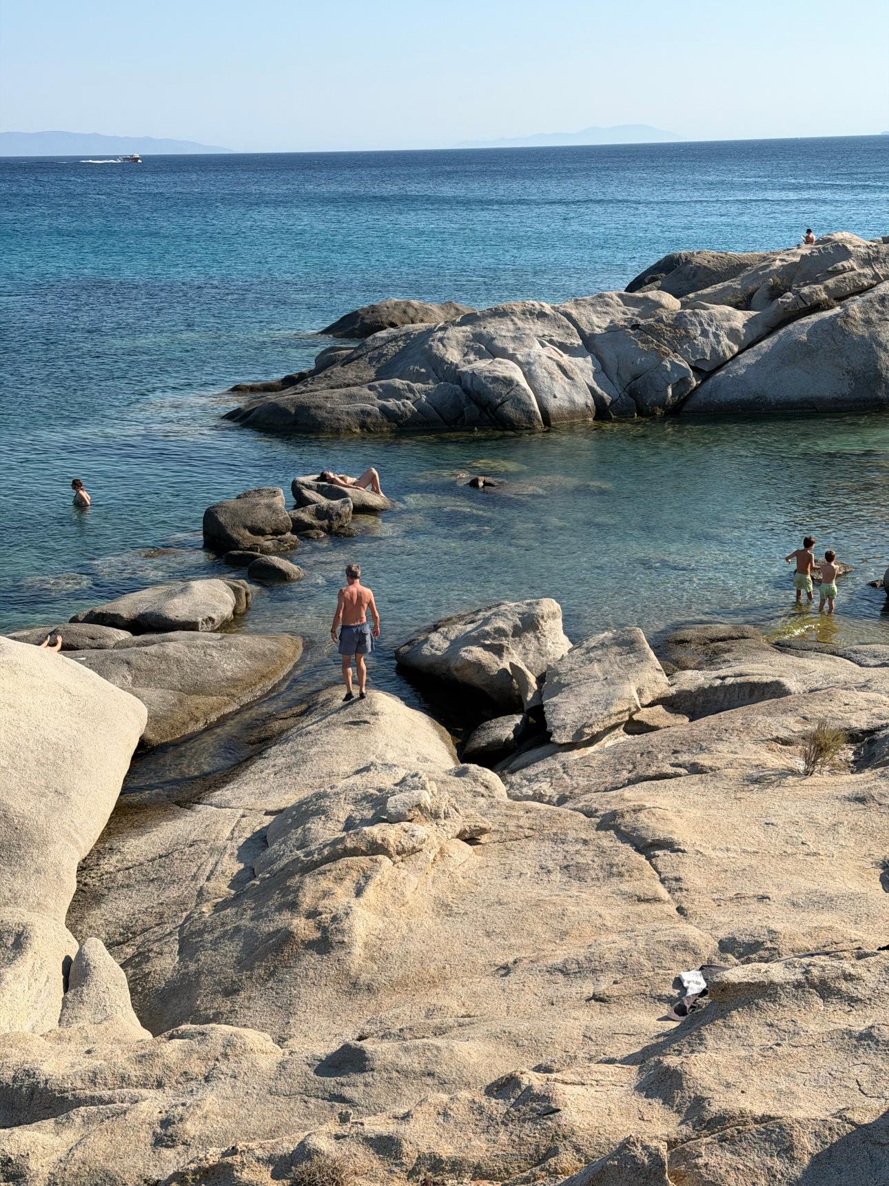 Η (κρυφή) παραλία στη Μικρή Βίγλα  