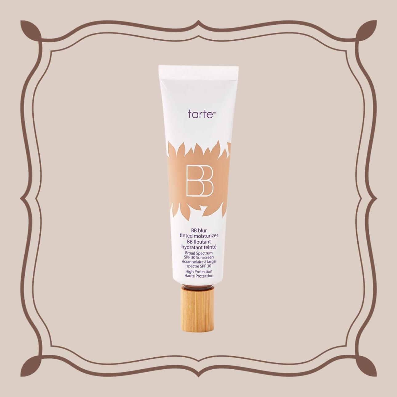 BB Blur Tinted Moisturizer SPF 30, απόχρωση Light, Tarte (Μεσαία, buildable κάλυψη και φυσικό ματ τελείωμα).