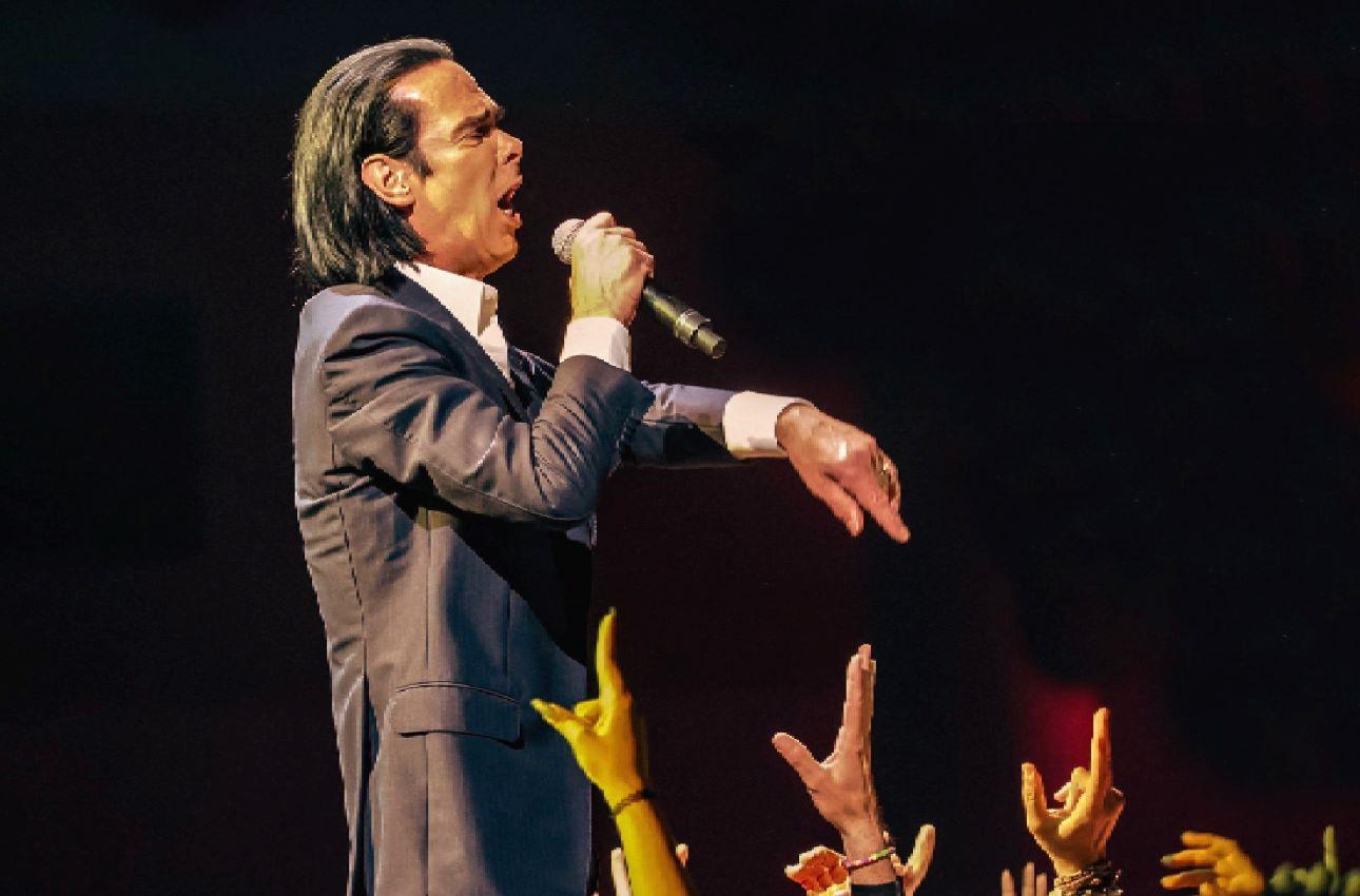 Ο Nick Cave είναι μια φιγούρα που έχει χτίσει ολόκληρο σύμπαν γύρω από το έργο του/ Φωτογραφία: Release Athens 